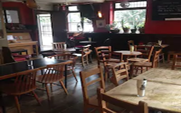 Lant Street, interior of the Gladstone Arms. 2.png