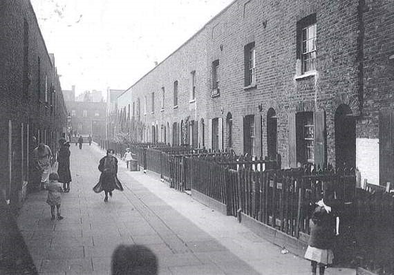 Mellick's Place. Tower Bridge Rd,1935..jpg