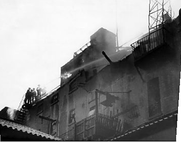 Grange Road, Bermondsey. Firefighters at a fire at Youngs Glue Factory during the Second World War, 12 October 1940.  1  X.png