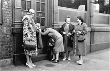 Abbey Street, The Fleece pub lady’s beano 1954.  X.jpg