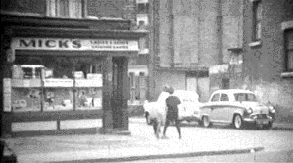 Albany Road, Mick's Hairdressers on the corner with Odell Street, all demolished in c.1979 and now all under Burgess Park.   X.png