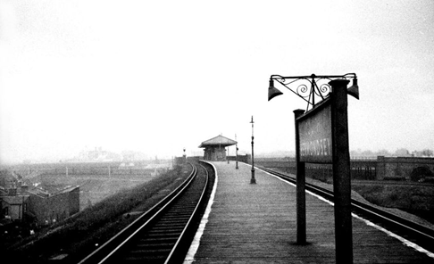 Ilderton Road, South Bermondsey Station, c1958. The houses on the left are in Ilderton Road.  X.png