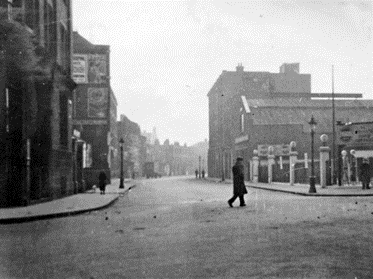 Long Lane, c.1932, Tabard Street crossing left to right. Marshalsea House on the left is still there today. Pic 1.   X.png