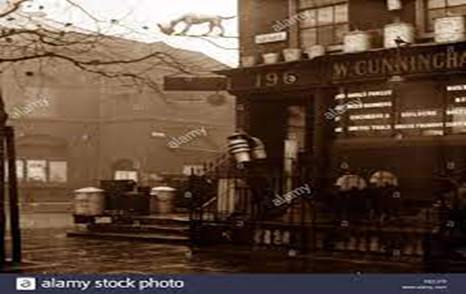 Blackfriars Road, The Dog and Porringer Inn, early 1900s, only know this to be an ironmongery shop.  X.png