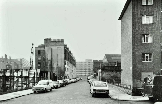 Munton Road, looking from Balfour street 1976. On the right is Edison house and you can see Victory school over to the left. X..png