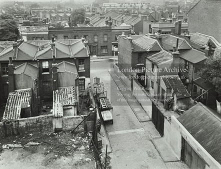 Alvey Street, c1955. This Innis Place which is no longer there. This is looking towards Alvey Street, now called Sedan Way, Namur Terrace  right. This view is from an upper floor of Innis House. Pic 1.png