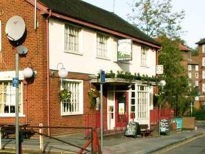 Meadow Row, The rebuilt Hand in Hand Pub, c2007. Arch Street left.  X.png