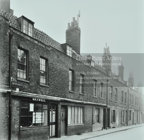Snowfields, Nos 101-96, Southwark, Kipling Street behind left. Looking towards Crosby Row. Pic1.   X..png