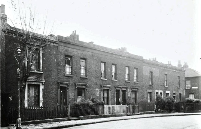 Southampton Way, Wells Crescent, 1953. Wells Place down on the right. Wells Crescent was located opposite the Samuel Jones Factory. All are no longer there.   X..png