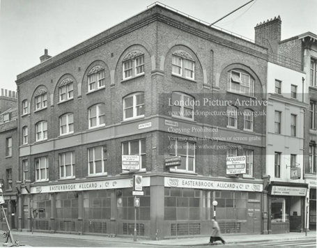 3,  Borough High Street corner with Union Street left. Pic 3.   X..png