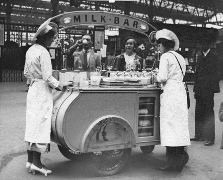 Waterloo Road, Waterloo Station, portable milk bar, 1937..png