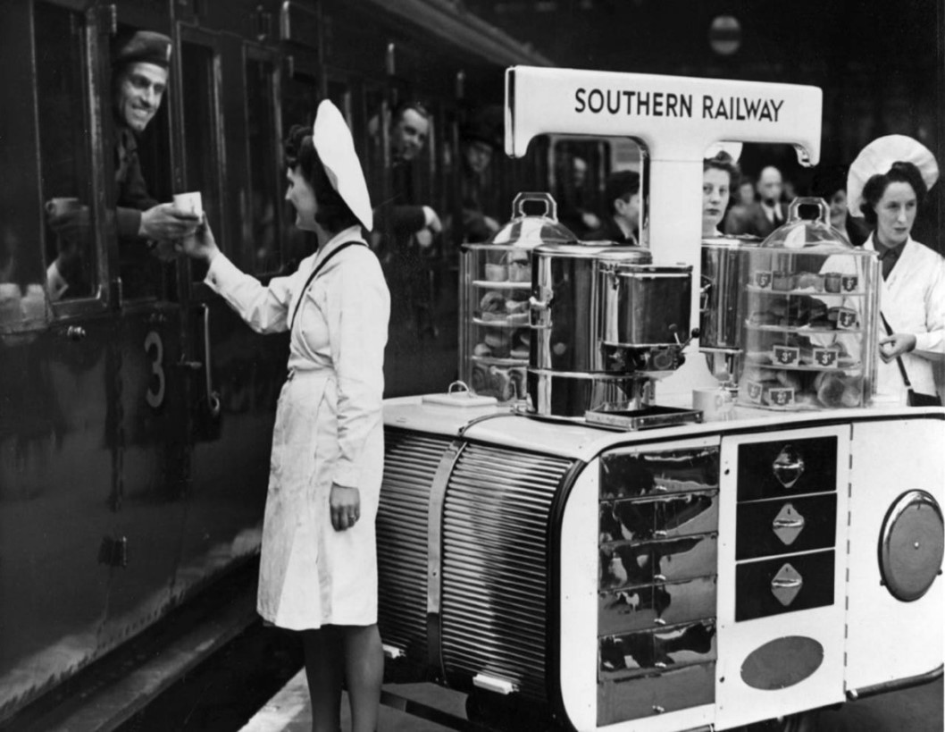 Waterloo Road,Waterloo Station,.c1946, tea and coffee. X..jpg