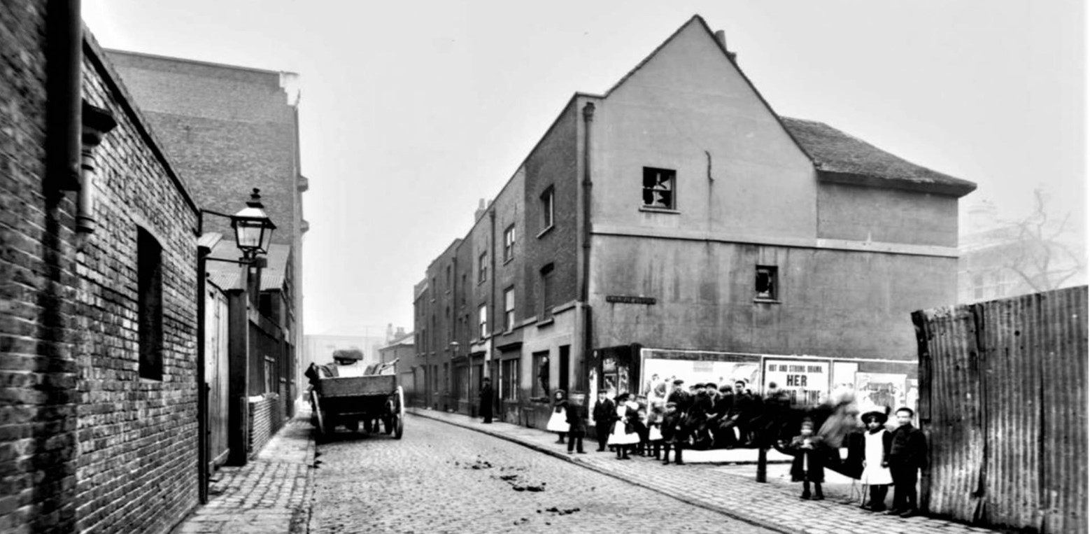 2 Rotherhithe Street by Railway Avenue right, c1903. Pic 2.   X..jpg
