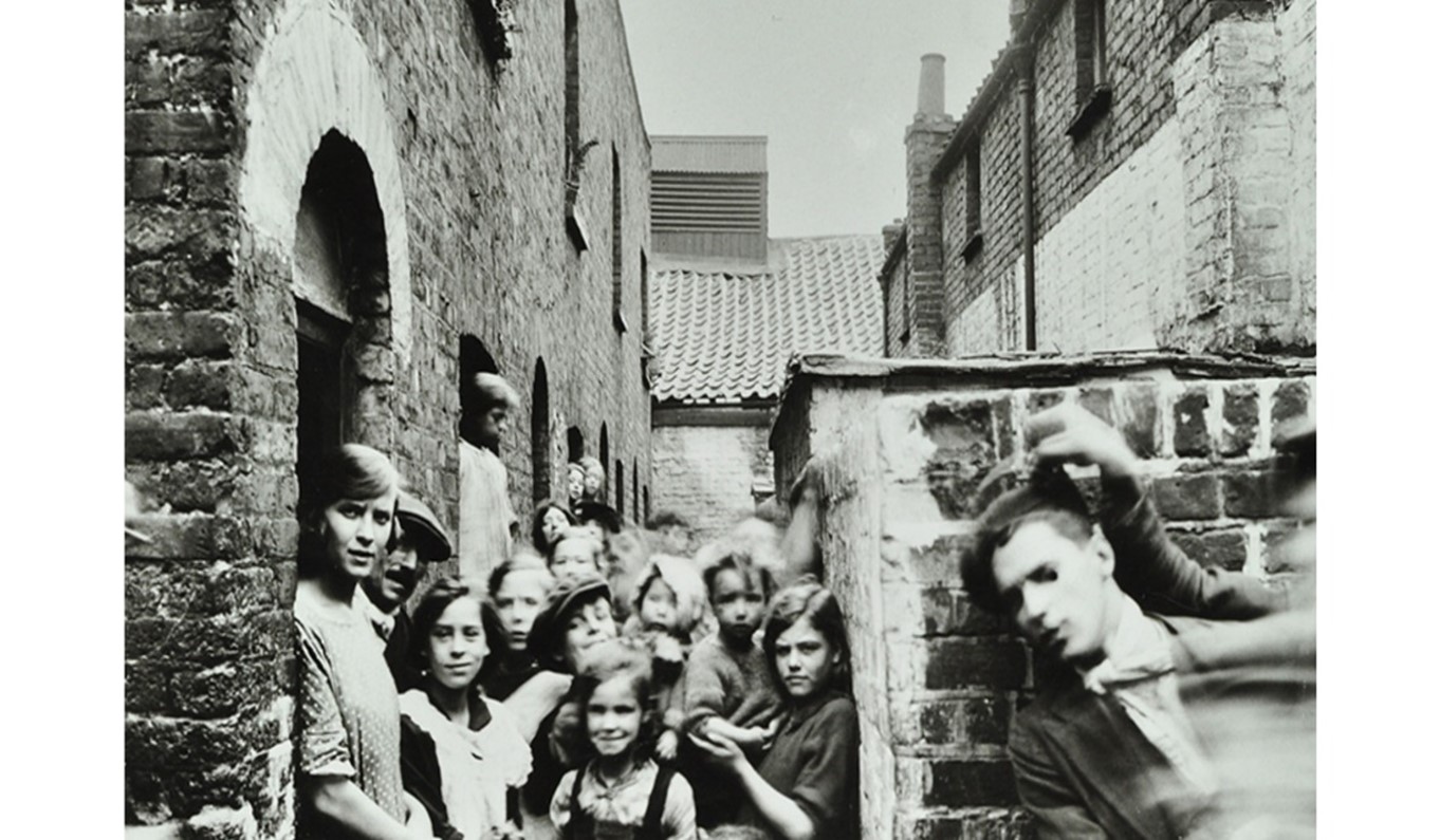 Jacob Island, Oliver Twist Court 1921, one of the worst slums in London.  The Dickens Estate was built on the site of Jacob’s Island.  X..jpg