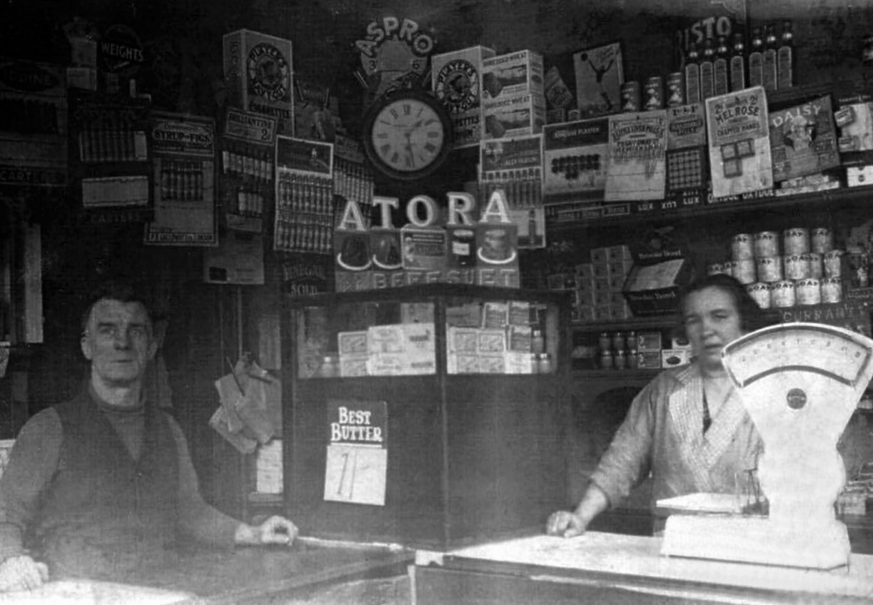 Elsted Street, Ginger's' Shop. c.1932.  X..jpg