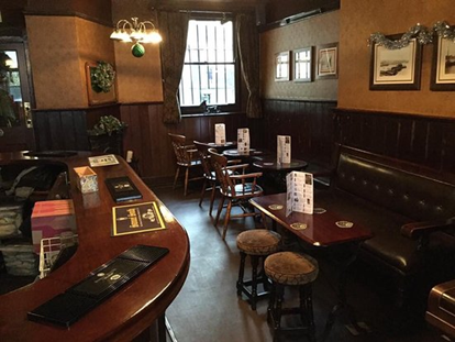 Horselydown Lane, the Anchor Tap interior c2020.  X..png