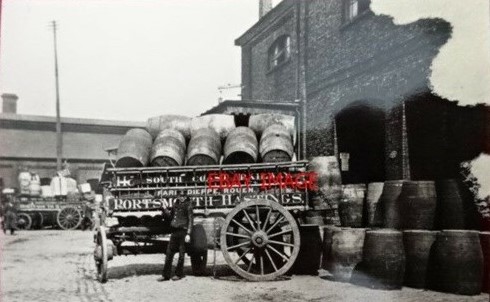 1  Barrels & Wagon at Willow Walk Bricklayers Arms, c1903. 1 X.jpg