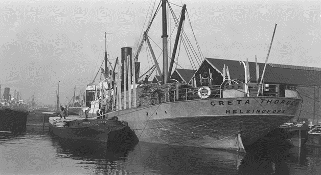 Surrey Docks, The 'Greta Thorden'  at the Canada South, c1931.  X..png