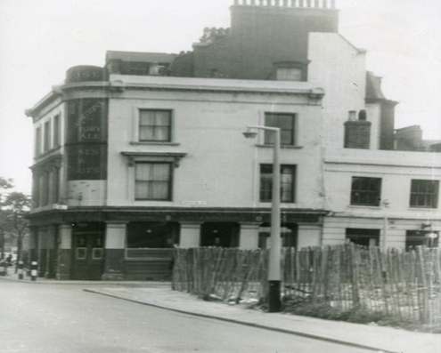 Snowfields, The Rose Pub, c1962, Weston Street right.  X..png