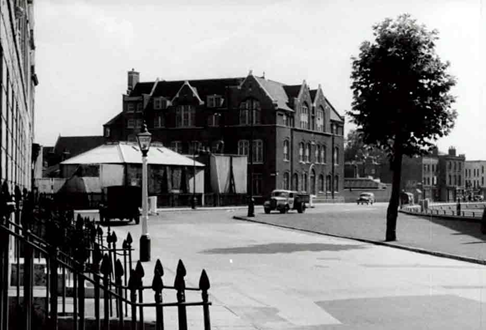 Skid Kids (Children’s Film Foundation) 1953. Harper Road with Harper Road School, Ripley Street left where the van is. Looking towards the Old Kent Road.  X..png