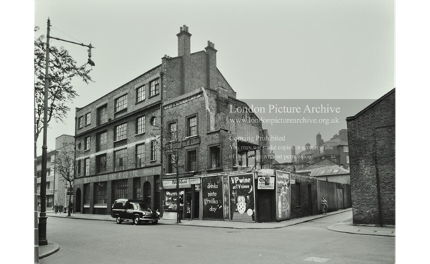 Long Lane, Bedford, Steer End and Co, Wire Weavers left. Southall Place opposite.  X..png