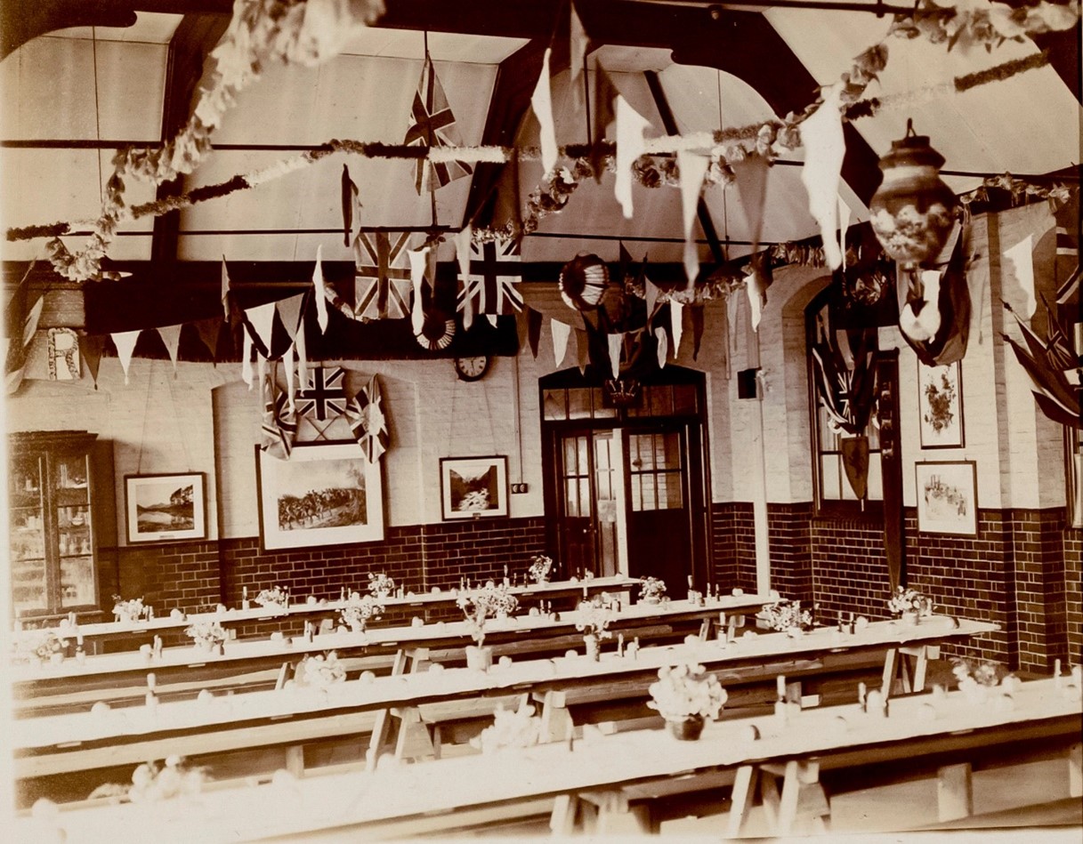 Searles Road, Paragon School, 1902, Kings Edward VII Coronation Dinner.  X..jpg