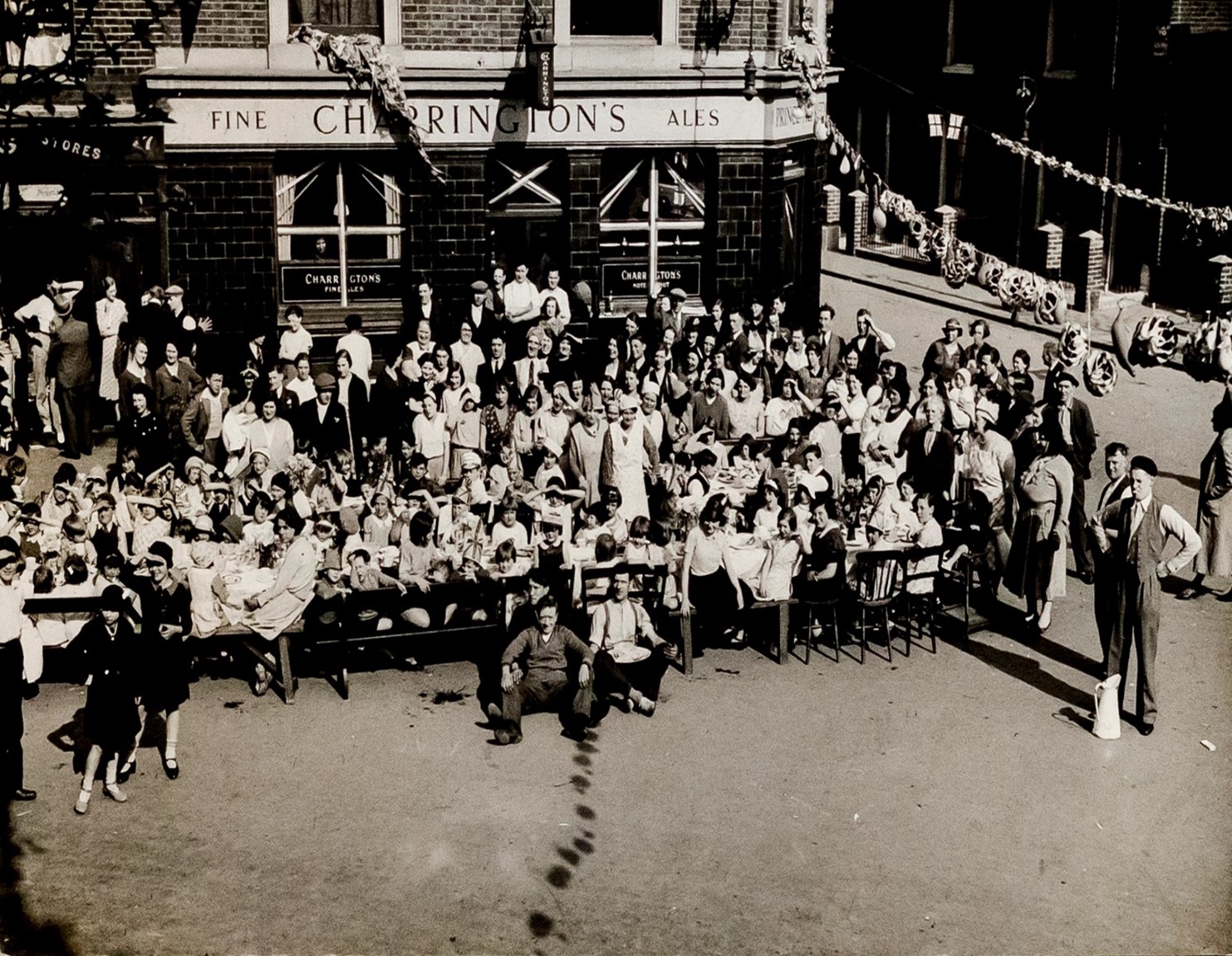 Alscot Road,1935, Silver Jubilee Street party, outside Prince Alfred Pub. X.jpg