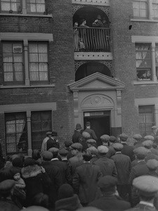 Wolseley Bldgs, Dockhead 1932, Crowd Watches Eviction..jpg
