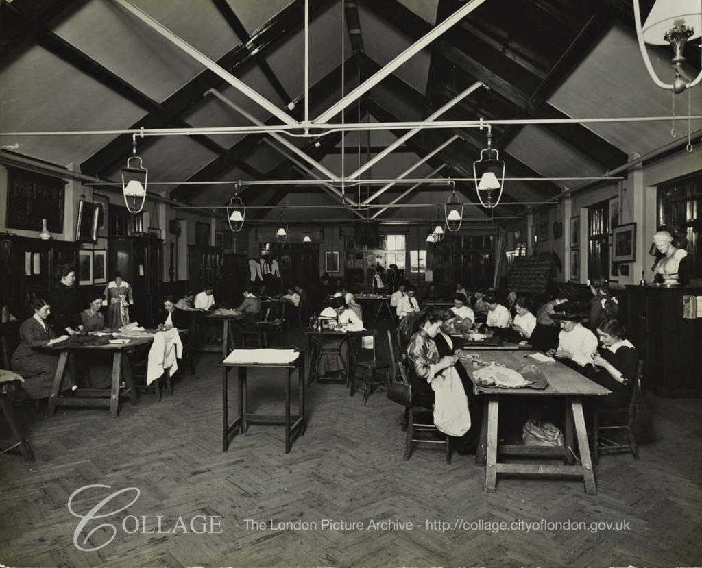 Surrey Square Evening Institute, dressmaking class 1914. X.png