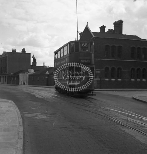 4 Jamaica Road-Parkers Row, Abbey Street right c1951, going towards Dockhead. X..png