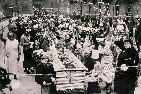 Coin Street 1935, Silver Jubilee of King George V.    X..png