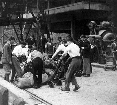 Hays Wharf 1926 Strike, students unloading bacon. X. (2).jpg