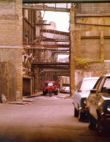 Shad Thames, Bermondsey 1980, near Butlers Wharf.   X..png