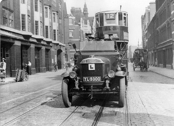 Southwark Bridge Road c1935, motorised fire engine with a L-plate on the front.  X. (2).jpg