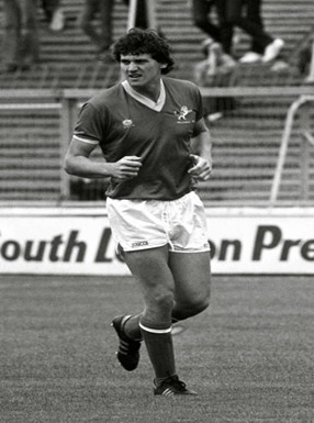 Trevor Aylott 1982-83, playing for Millwall.   X..png