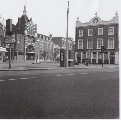 Tower Bridge Road, The Horseshoe Pub, Bermondsey Street left.   X..png
