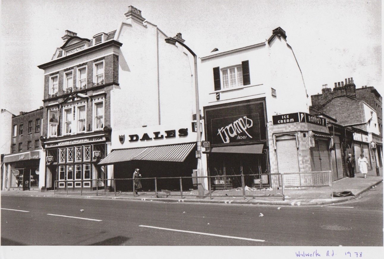 East Street right from Walworth Road, Ruffo’s Ice Cream on corner 1978. Prince Alfred Pub.  X..jpg