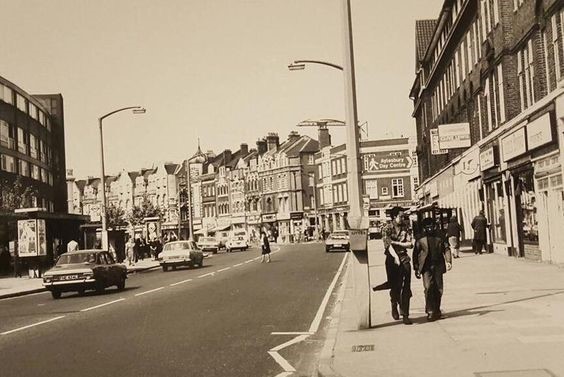 Camberwell Road 1979. The Red Lion Pub corner of Westmoreland Road right.   X..jpg