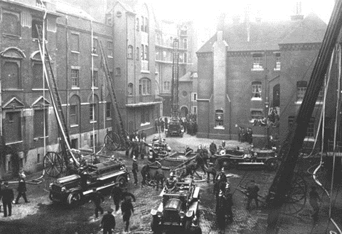 Southwark Bridge Road, LFB Southwark Fire Station Yard in 1910.  X.png