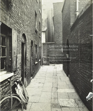 Mander Place c1923, off Union Street, near Redcross Way.  2  X..png