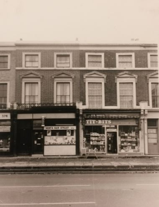 9 Old Kent Road, Lord Nelson Pub to the left.  X..png