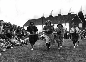 The annual festival at Paddock Wood, Whitbread Hop Farm, Kent, c1949.  X..png