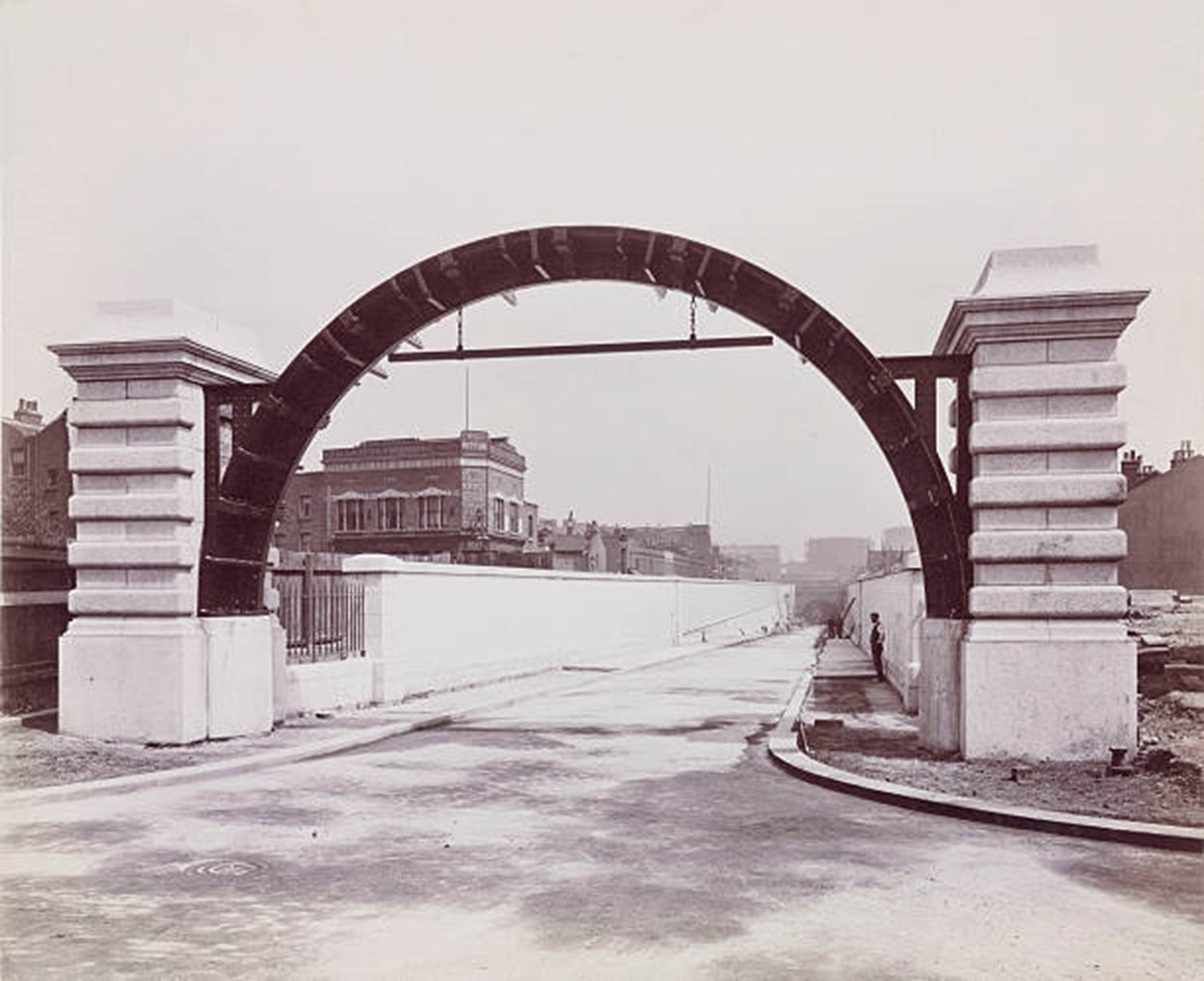 Construction of the Rotherhithe Tunnel, London, 1908. Neptune Pub Brunel Road left.   X..jpg