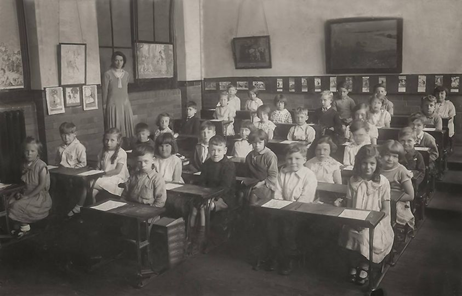 Ilderton Road School, classroom c1920s.  X.png