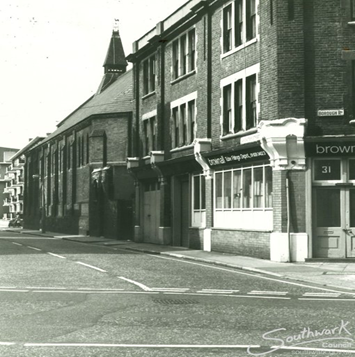 Lancaster Street, Borough Road, 1977. The Bridge Hotel left   X..png