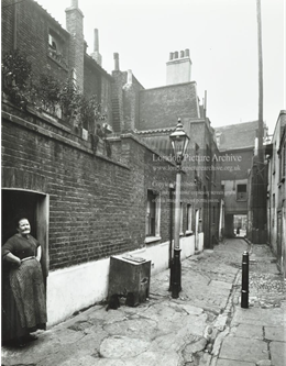 Laytons Court, Borough High Street c1923.  1  X.png