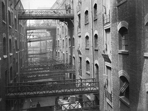 Butlers Wharf c.1910. X..png