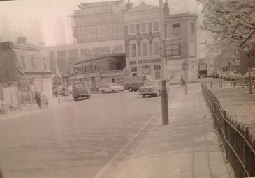 Camberwell Road, Camberwell Green, Foresters Arms Pub, Elmington Road left.  X..jpg