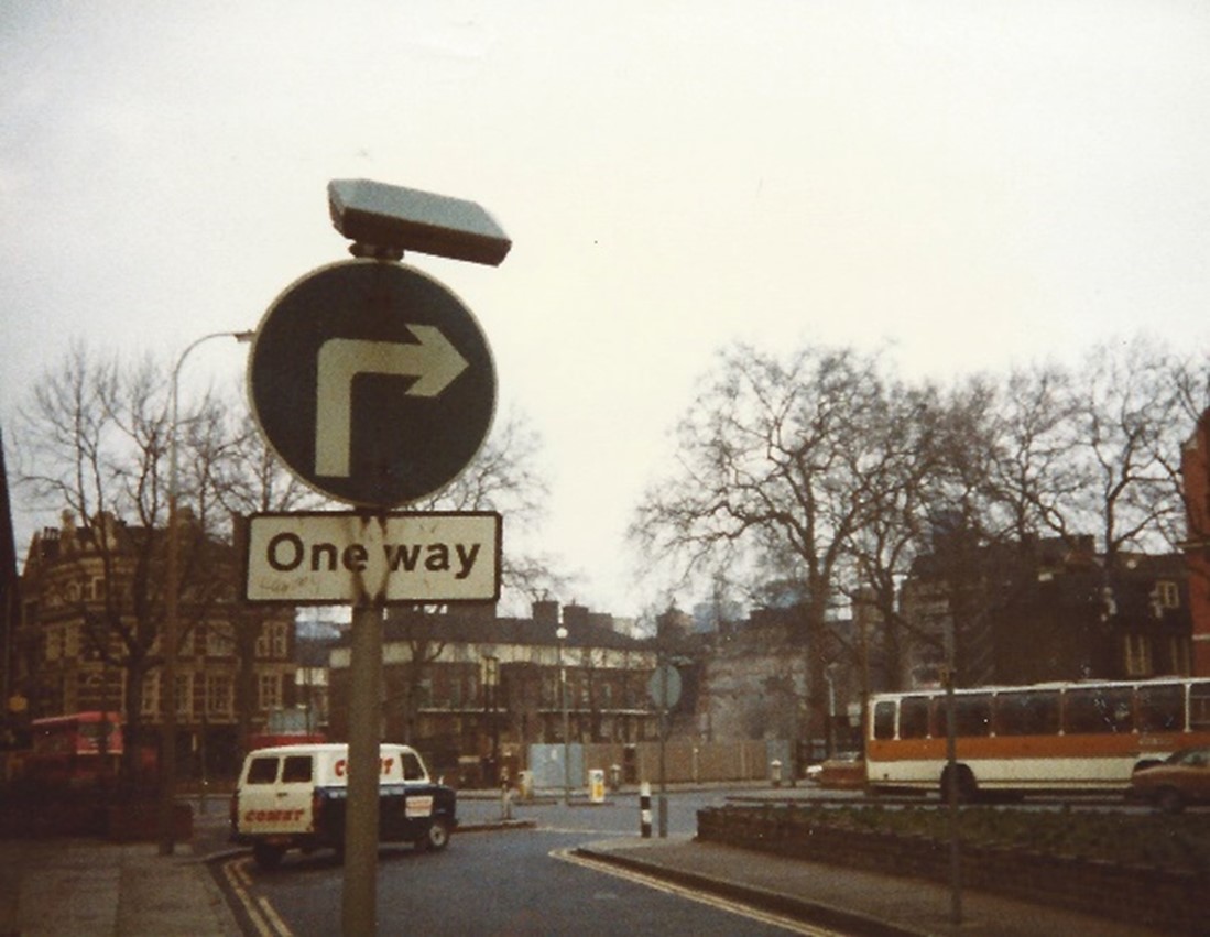 13 Tooley Street from Fair Street. St Johns Tavern left, in the background is Bethel Estate, c1950.   X..jpg