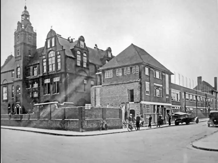 Credon Road School, Cranswick Road right and Barkworth Road left. Rebuilding of the school in the 60's. X..png
